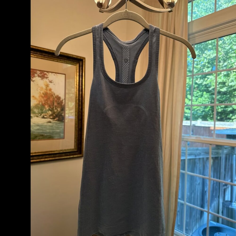 Lululemon swiftly tank in beautiful blue‎ in size 2